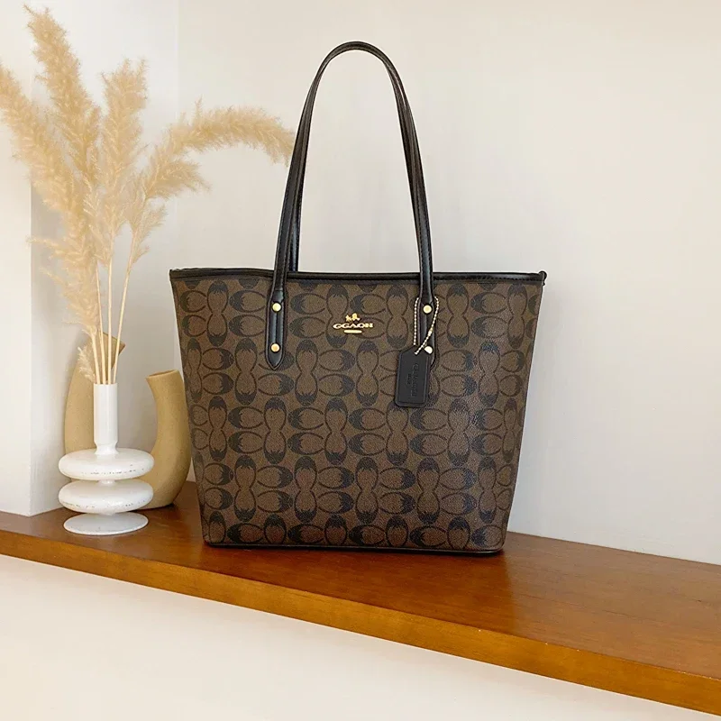 

Popular Tote Bag For Ladies Crafted From Genuine Leather Featuring Elegant Classic Design By Luxury Designer