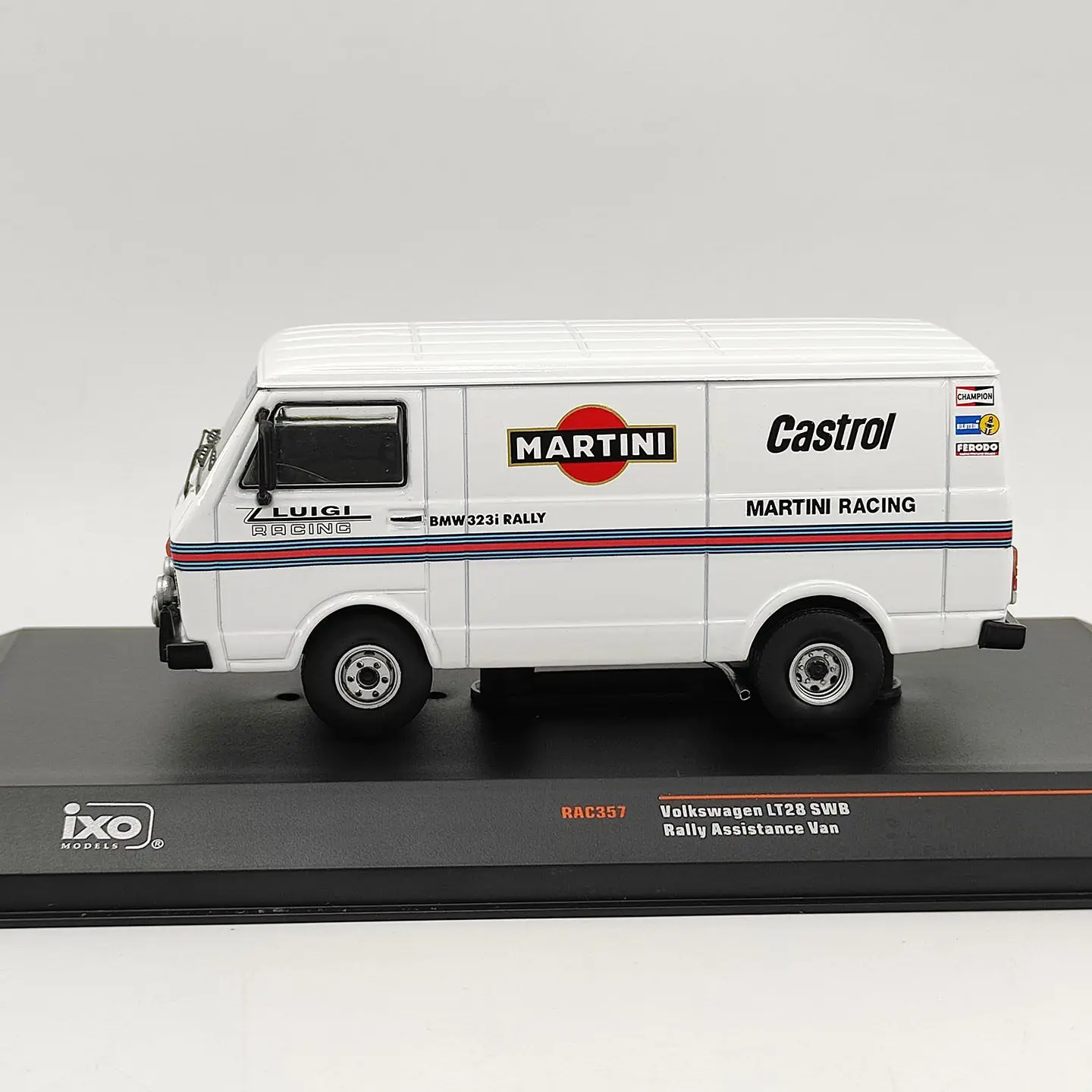 Diecast IXO 1:43 Scale VW LT28 SWB Rally Assistance Van Alloy Car Model