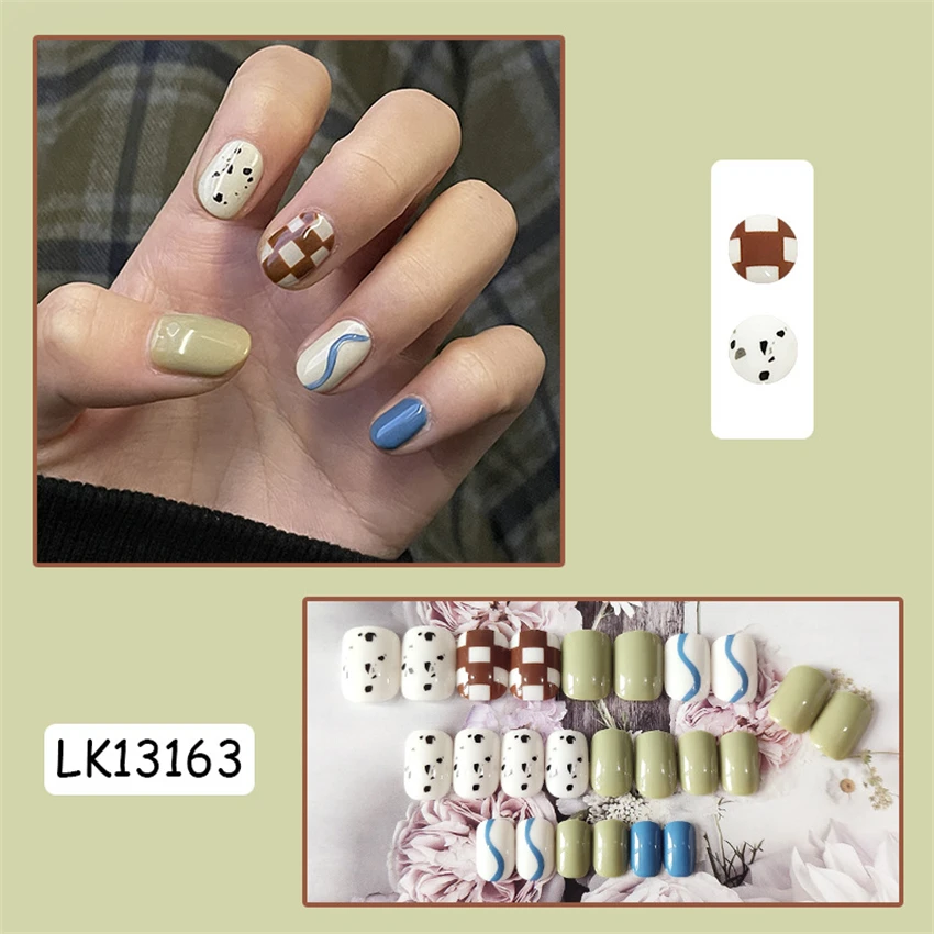 24Pcs/Set Cow Print French Design Stick Wearing False Nails Full Coverage Acrylic Press on Nail Artificial Short Fake Nails Tips