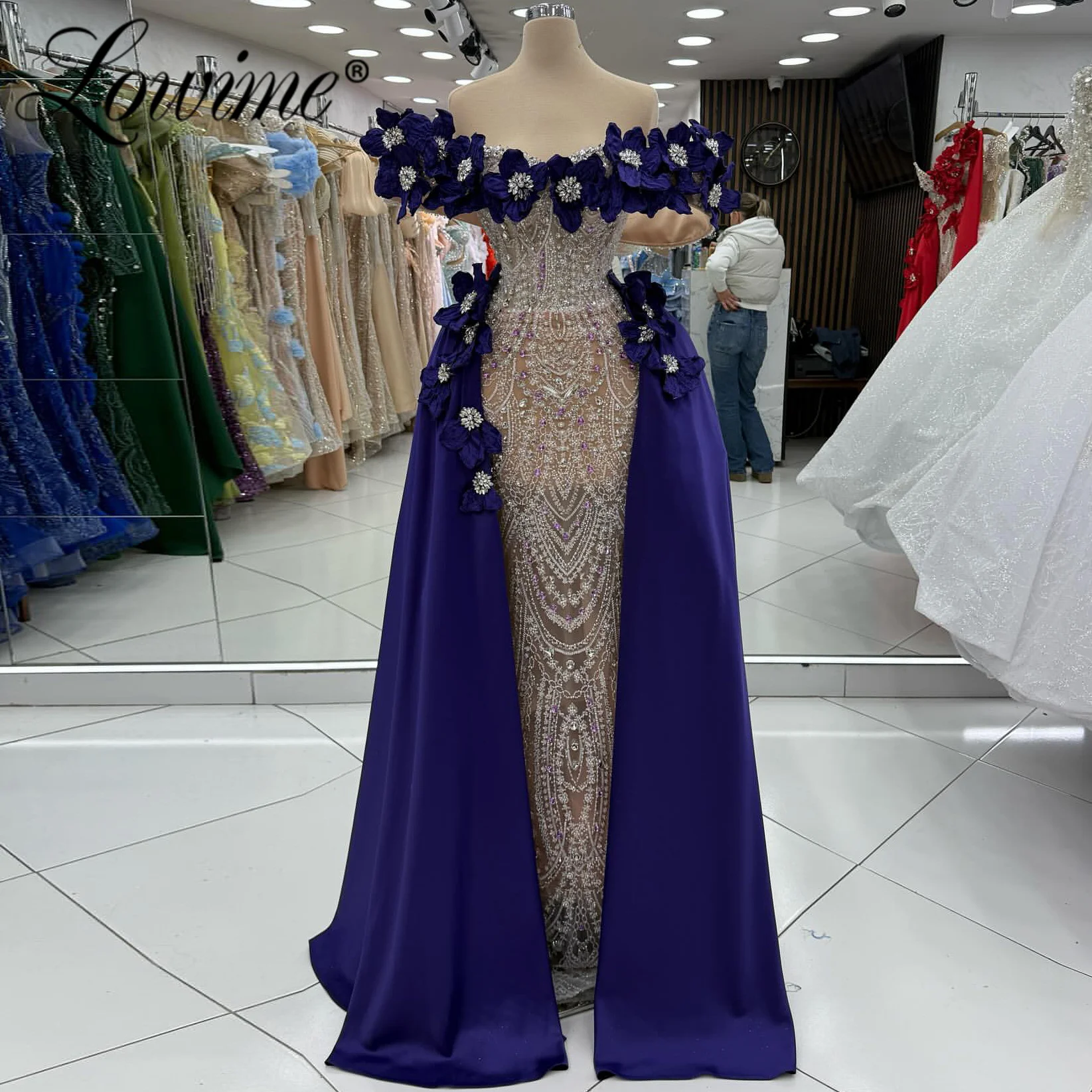 

2026 Customized Off Shoulder Prom Dresses Flowers Crystal Mermaid Long Wedding Party Dress With Overskirt Arabic Evening Gowns