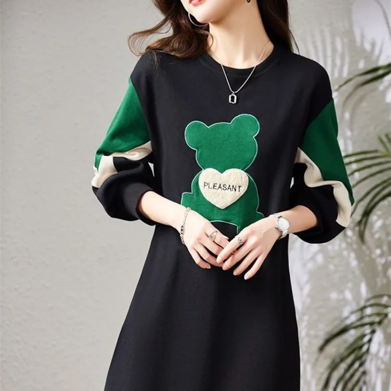 Women\'s Clothing Autumn and Winter Round Neck Patchwork Teddy Bear Embroidered Long Loose Color Contrast Long Sleeved Dress