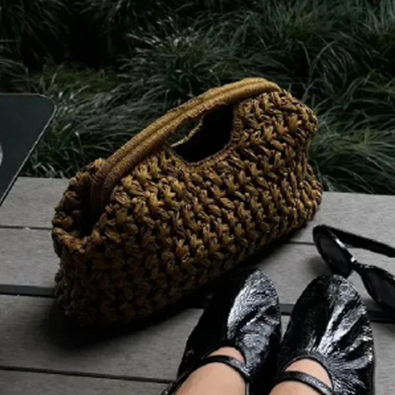 

Ladies Chain Woven Handbag Straw Shoulder Bag Fashionable Raffia Crossbody Beach Bag Summer New Versatile Women's Bag