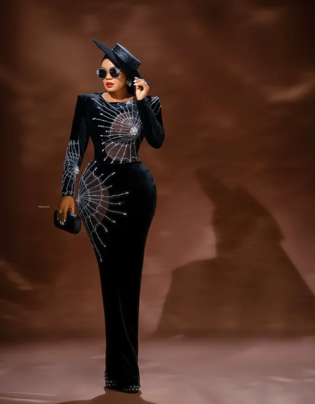 Black Velvet Queen Mother Of the Bride Dresses Long Sleeve Sheath Royalty 50Th Birthday Women Occasion Gown Customized