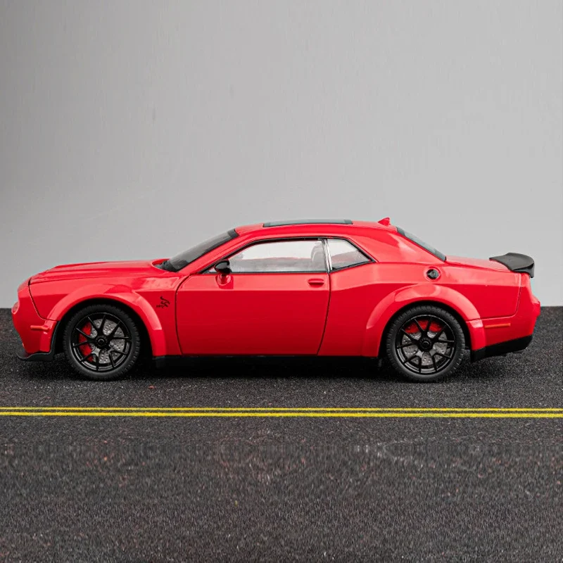 Simulação 1:24 dodge challenger hellcat redeye liga modelo de carro som e luz crianças brinquedo presente aniversário em miniatura voiture