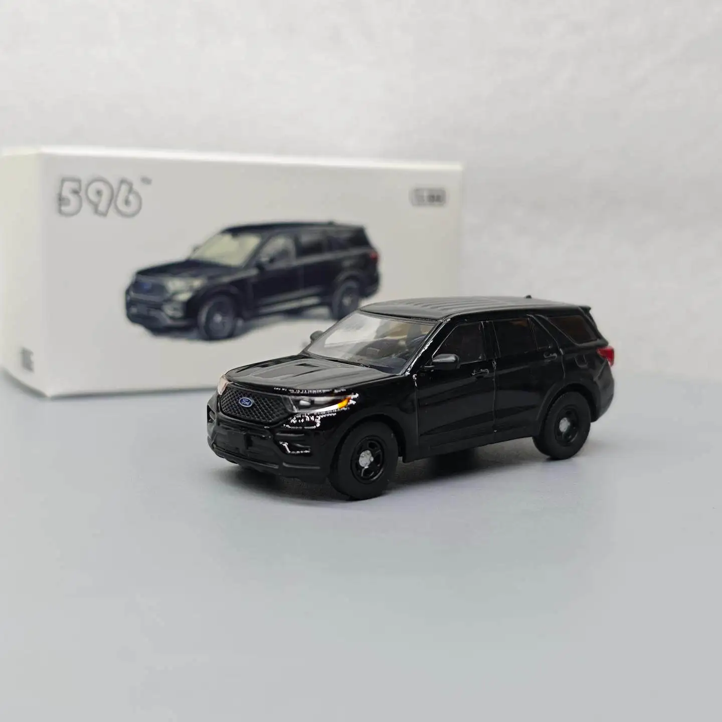 

596 1:64 Ford Explorer Black SUV 596-116 Diecast Alloy Car Model Collectible