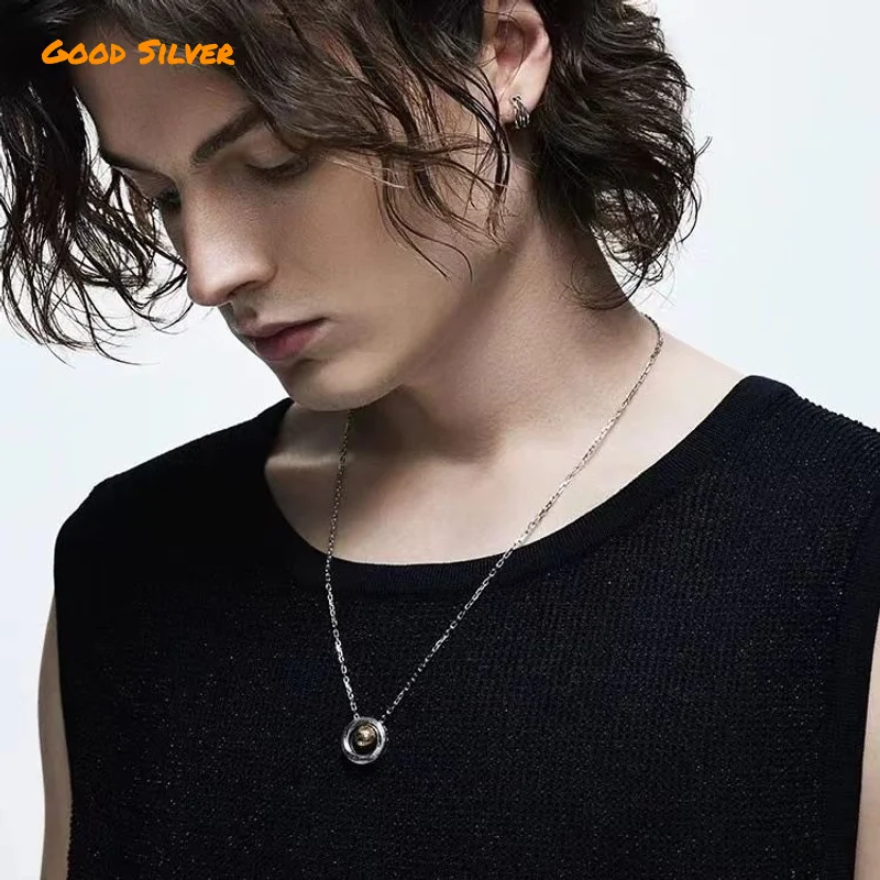 Fashionable M ö bius Ring Transit Bead Pendant Necklace for Men, niche design jewelry, a gift for boyfriends.