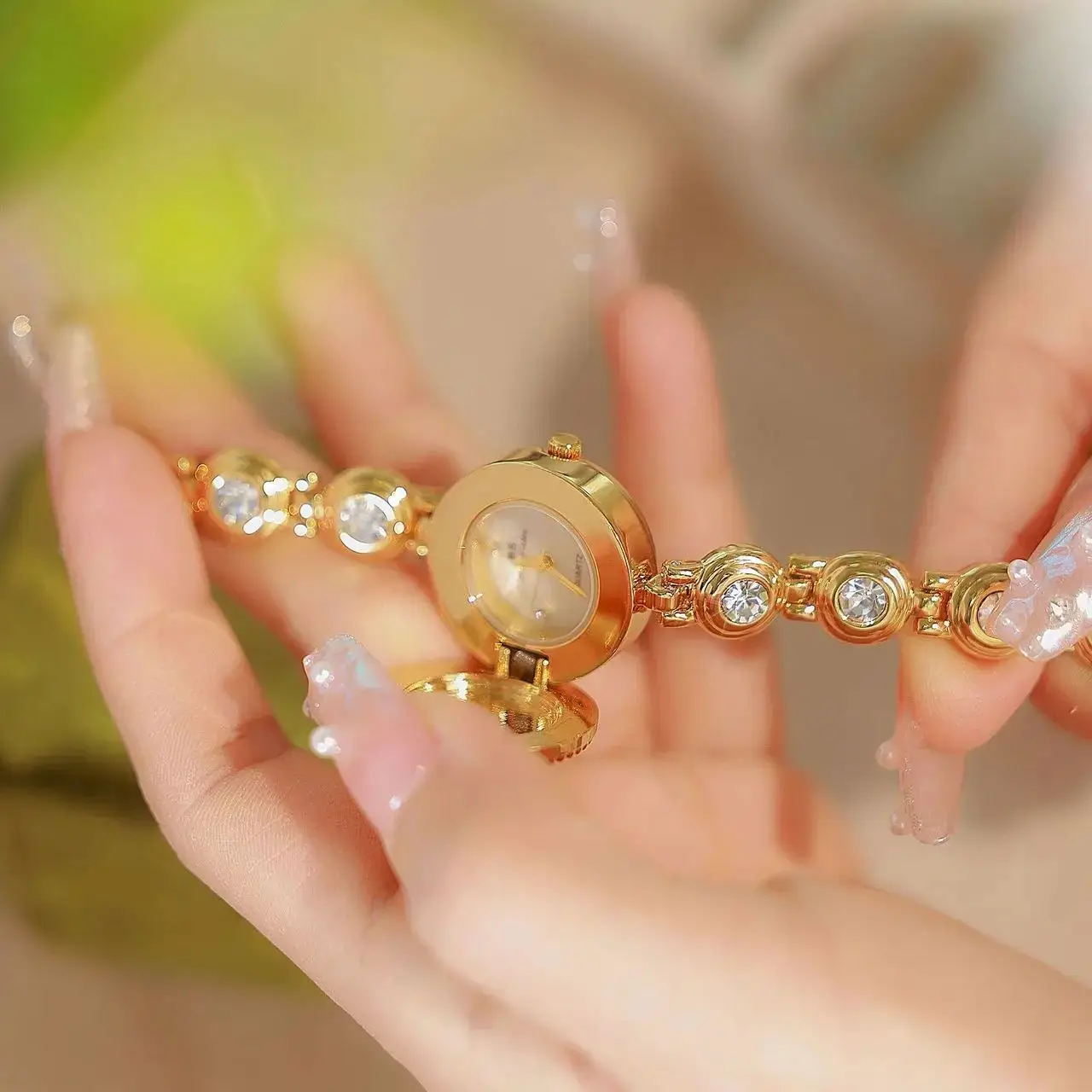 Роскошные золотые винтажные часы для женщин, элегантные ювелирные изделия, кварцевые наручные часы, новые женские часы, модный браслет, золотые часы