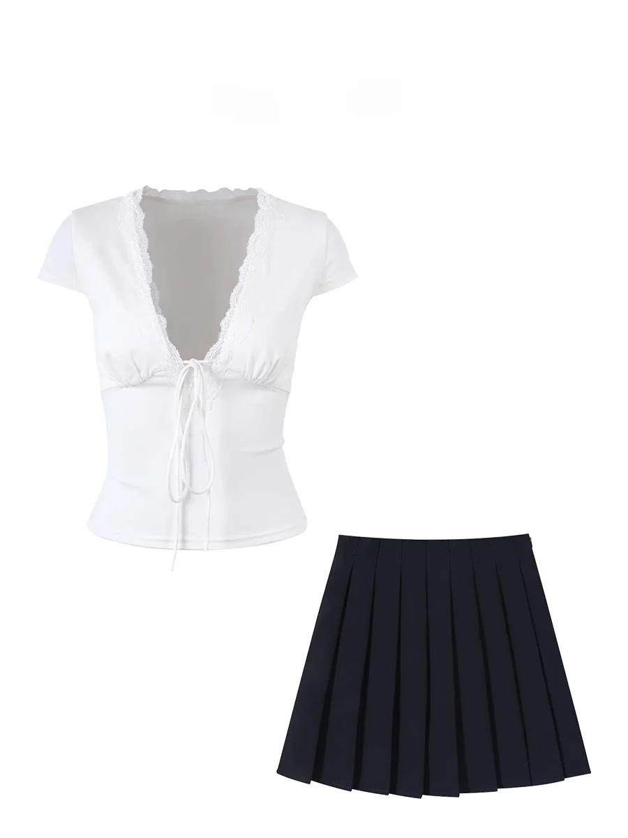 

Комплект из двух предметов Parkyeon: футболка с V-образным вырезом и кружевной отделкой и укороченная юбка, модный повседневный костюм для создания стройного силуэта