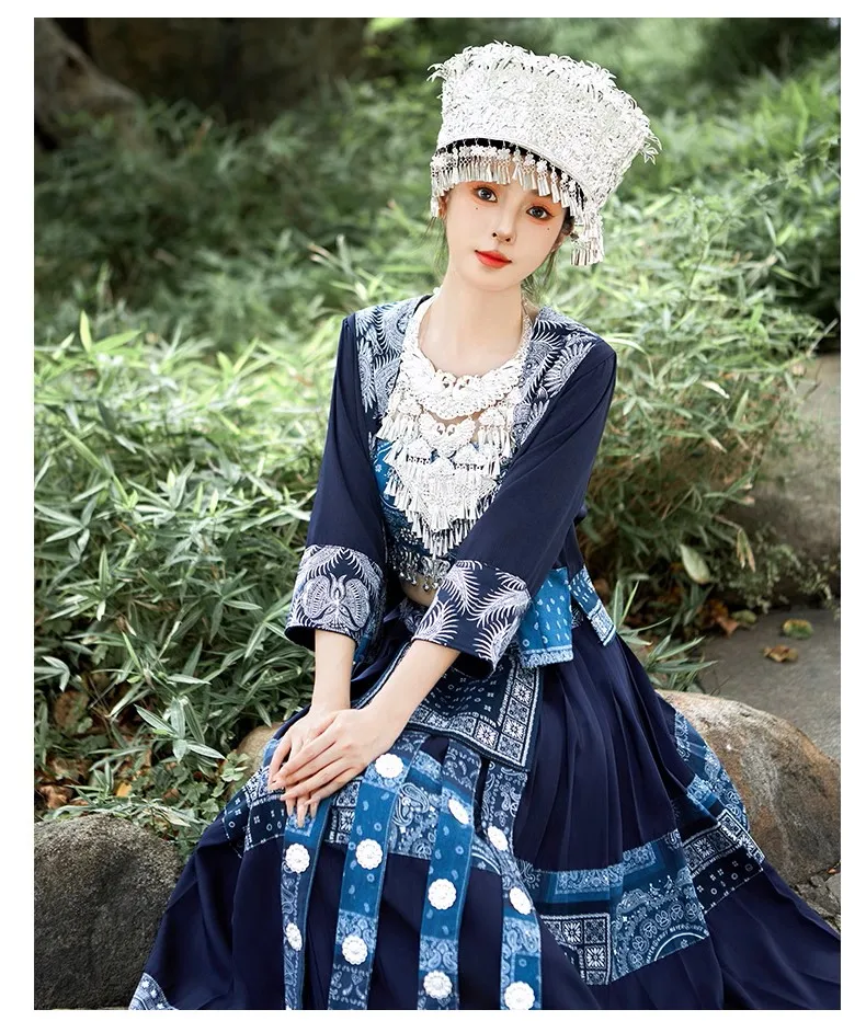 

Tujia Miaojiang Female Ethnic Style Stage Performance Costume Traditional Chinese Culture Photo Props Heavy Industry Design