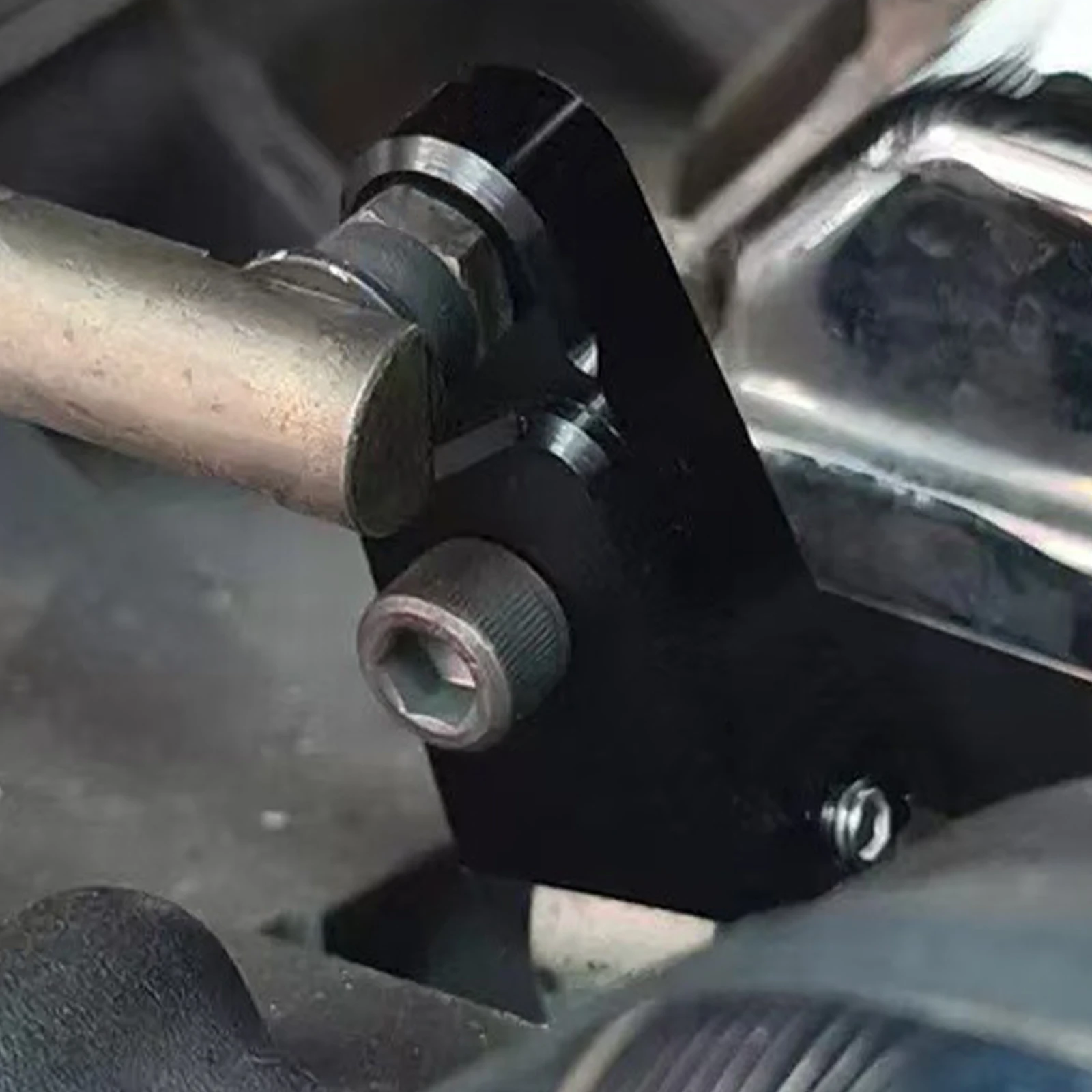 

CNC Aluminum Gear Shift Aid for Harley Touring Dyna Softail Shifting Easier Neutral Shift Helper Improves Shifting Smoothness