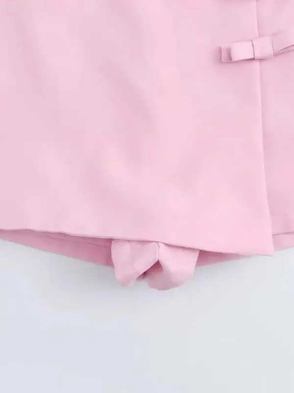 กระโปรงทรงเอไลน์สีพื้นแต่งโบว์หวานๆ เอวกลาง สำหรับสาวๆ ตัวเล็กอายุไม่เกิน 30 ปี