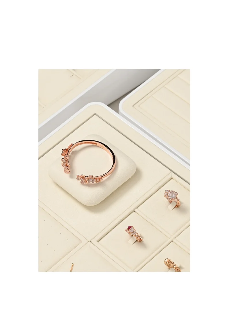 Oirlv Mikrofaser Beige Schmucktablett für Ringe, Ohrringe, Halsketten, Armbänder, Organizer-Tablett, Schmuck-Display-Set für Schaufenster – Detail 2