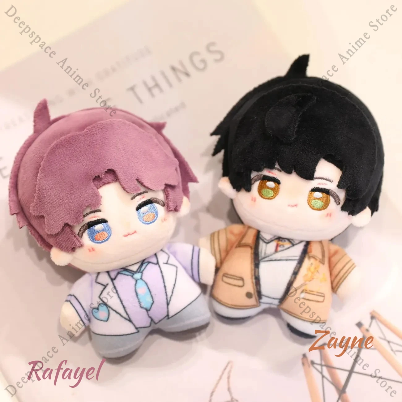 ตุ๊กตาผ้าพลัฌน่ารัก 10 ซม. ตัวละครจากเกม Love and Deepspace ซิลัส เซย์น ราฟาเอล คาเลบ ของขวัญสำหรับแฟนๆ ของเล่นสำหรับเดินทางและนอนกอด