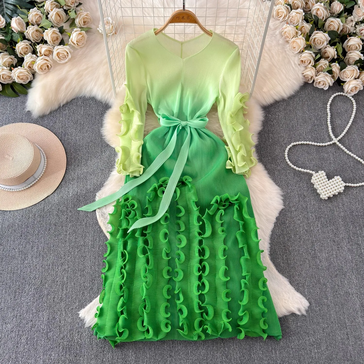 

Summer Fashion Ruffles Miyake Pleated Dress Women's V Neck 3/4 Sleeve Gradient Color Belt Lace Up Party Dresses Elegant 2024 New