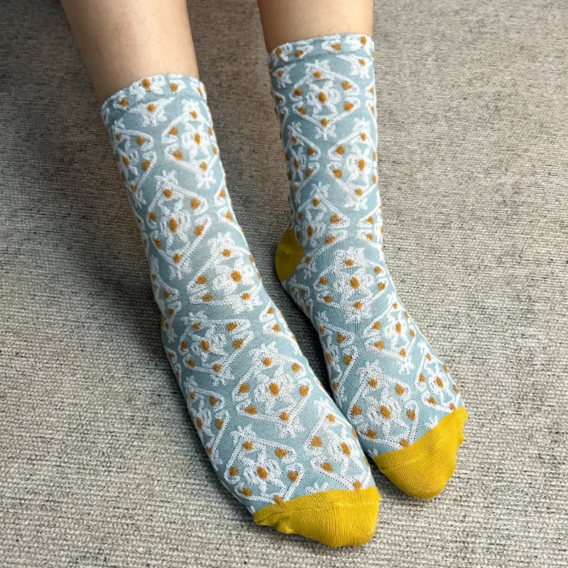 3D Knitted Stockings Vintage Embossed Flower Socks Women\'s Spring Autumn Socks Japanese Fashion Lolita Style Elegant Palace Sox