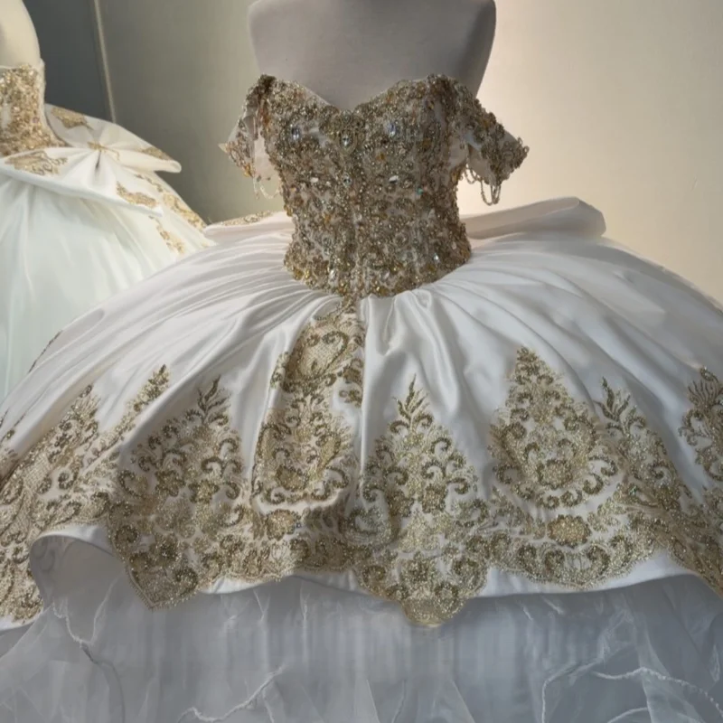 

White Quinceanera Dresses Off the Shoulder Crystal Decal Long tail Beads Lace layering Bow Vestido De 15 Quinceanera Customize