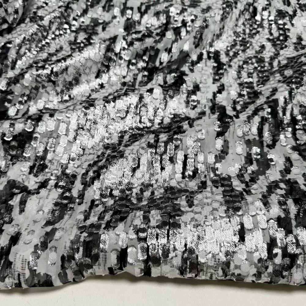 Shiny Luxury Lightweight Black Sliver Dots Lines Silk Metallic Fabric for Girlfriend Lady Women Festival Dress Hanfu Saree Cloth