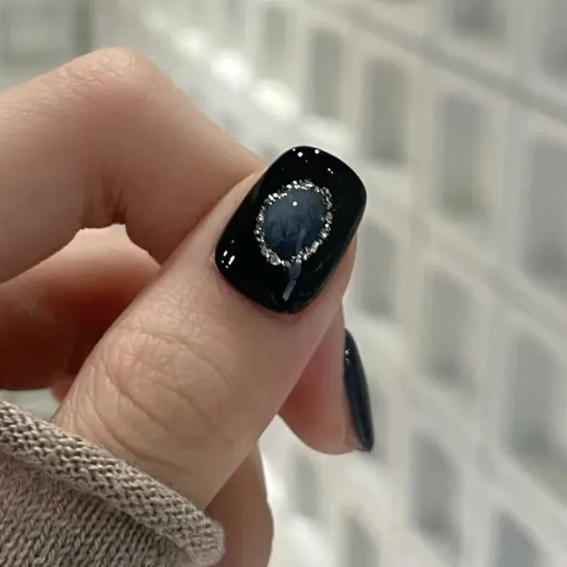 24PCS Schwarz Blau Cat Eye Kurze Quadratische Falsche Nägel Süße Kühle Einfache Sterne Künstliche Nägel für Frauen Mädchen Tragbare Y2k Nägel Drücken Auf