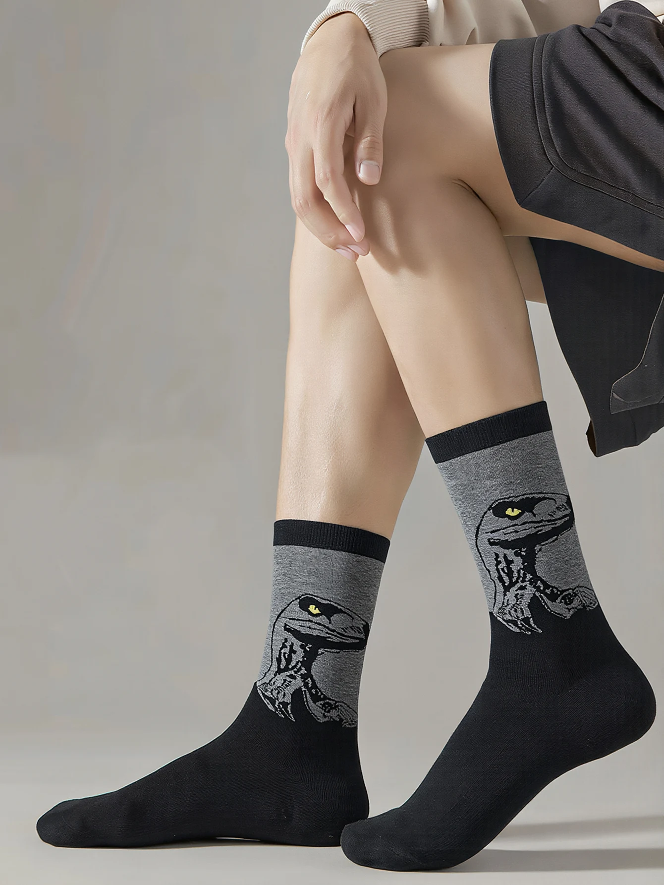 1 Pairs Men's Cool Dinosaur Print Cotton Socks Streetwear Skateboard Scosk Novelty Jurassic Animal Pattern Mid-Calf Socks New