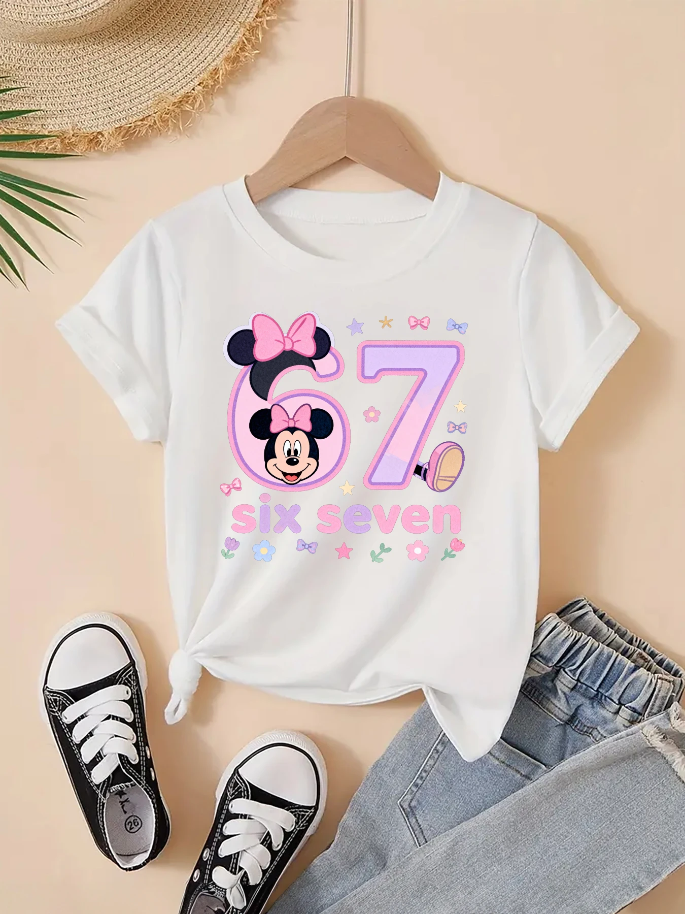 تي شيرت أطفال كاجوال متعدد الاستخدامات برقبة دائرية من Disney Fashion مع 69 ونمط ميني لطيف، مثالي للارتداء اليومي، هدية لطيفة