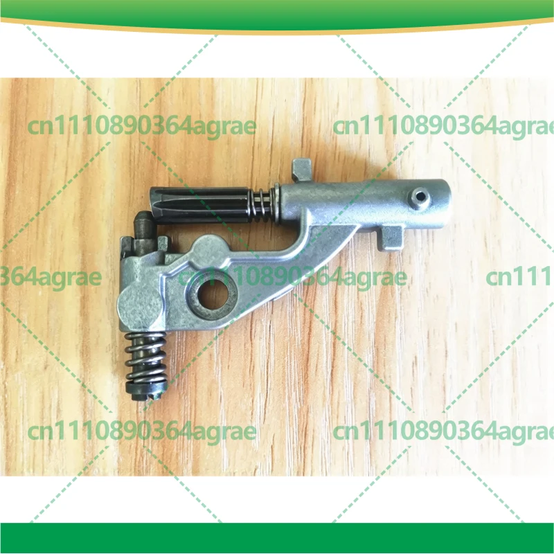 For Husqvarna 345 346 350 353 455 456 Chainsaw Oil Pump, Replacement Saw Lubrication Pump Tool Parts