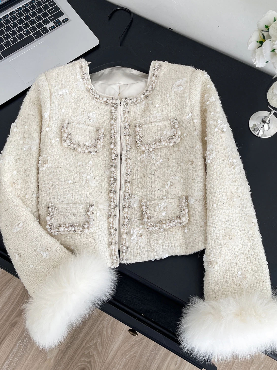 

ort Bouclé Пальто с украшением из бисера и мехом Sves Ele Повседневная женская мода с тяжелой вышивкой