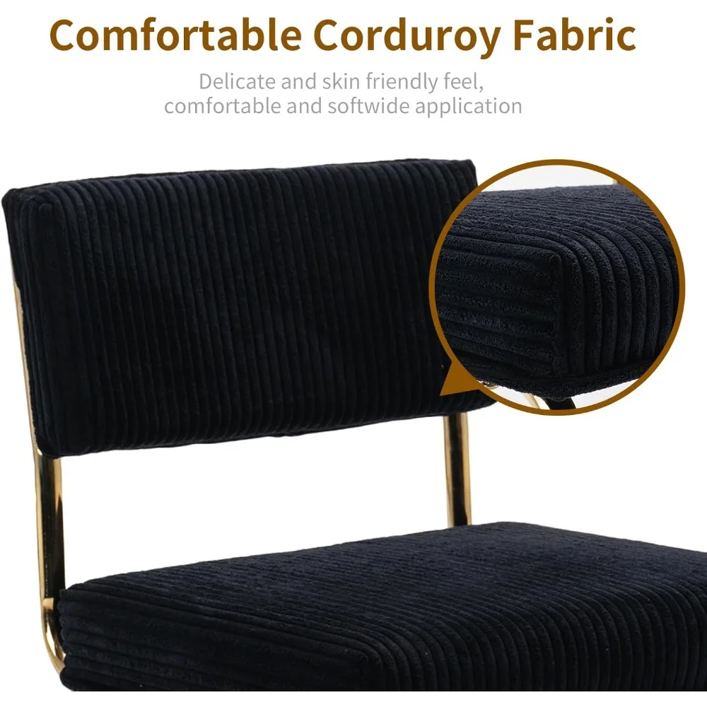 زوج من كراسي تناول الطعام المعاصرة، سروال قصير منجد مع خصلة القنوات وأرجل معدنية ذهبية، طراز عتيق