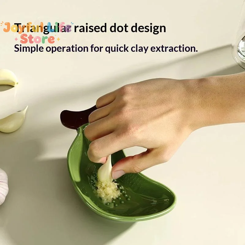 Hot Multi-functional Manual Banana Grinding Plate Cute Shape Non-Slip Hot Pot Sauce Dish Handmade Garlic Grater Cooking