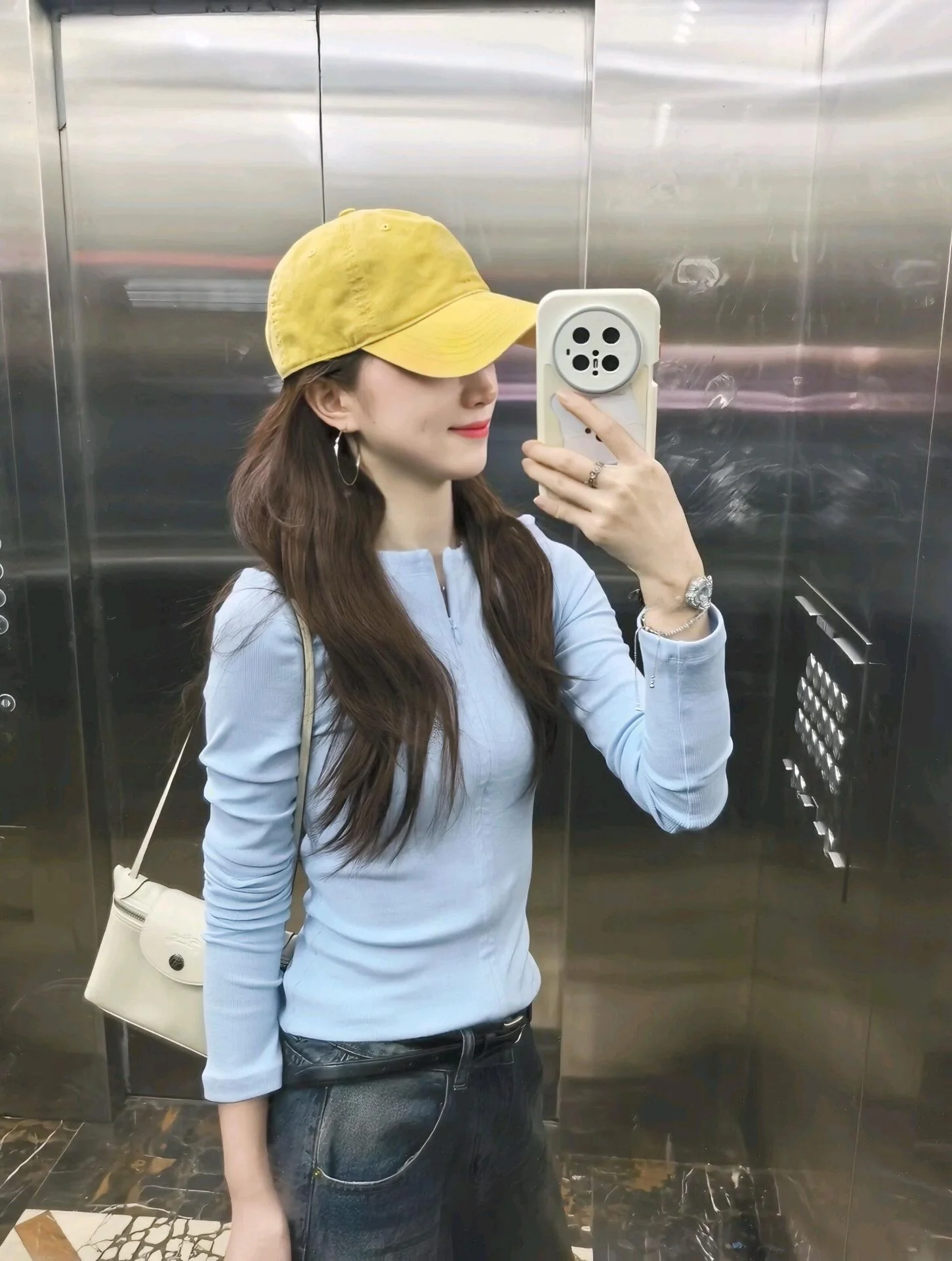 

Blue Long Sleeve T-Shirt Women's Base Layer Slimming Top Trendy Casual Wear Versatile Design Age-Defying for All Seasons