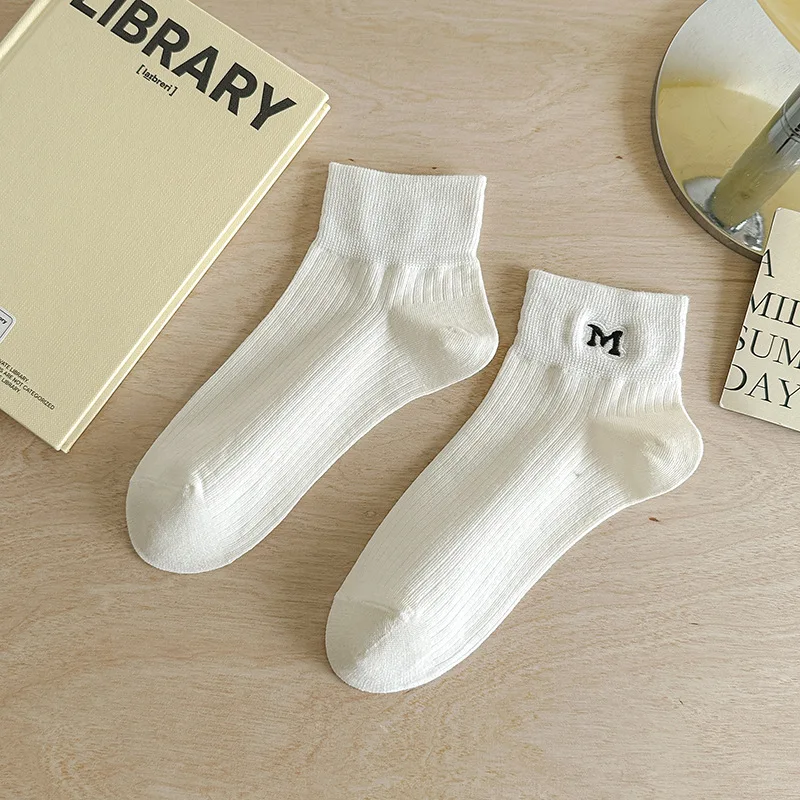 5 Pairs of WOMEN\'S Summer Black and White Thin Embroidered Short Tube Trendy Smiling Face Letter Embroidered Socks