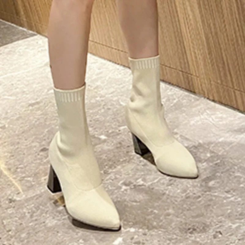 Botas de caballo de talla grande para mujer, cómodas y elegantes, con temperamento, a la moda, nuevas botas de caballero informales cálidas de ante puntiagudas