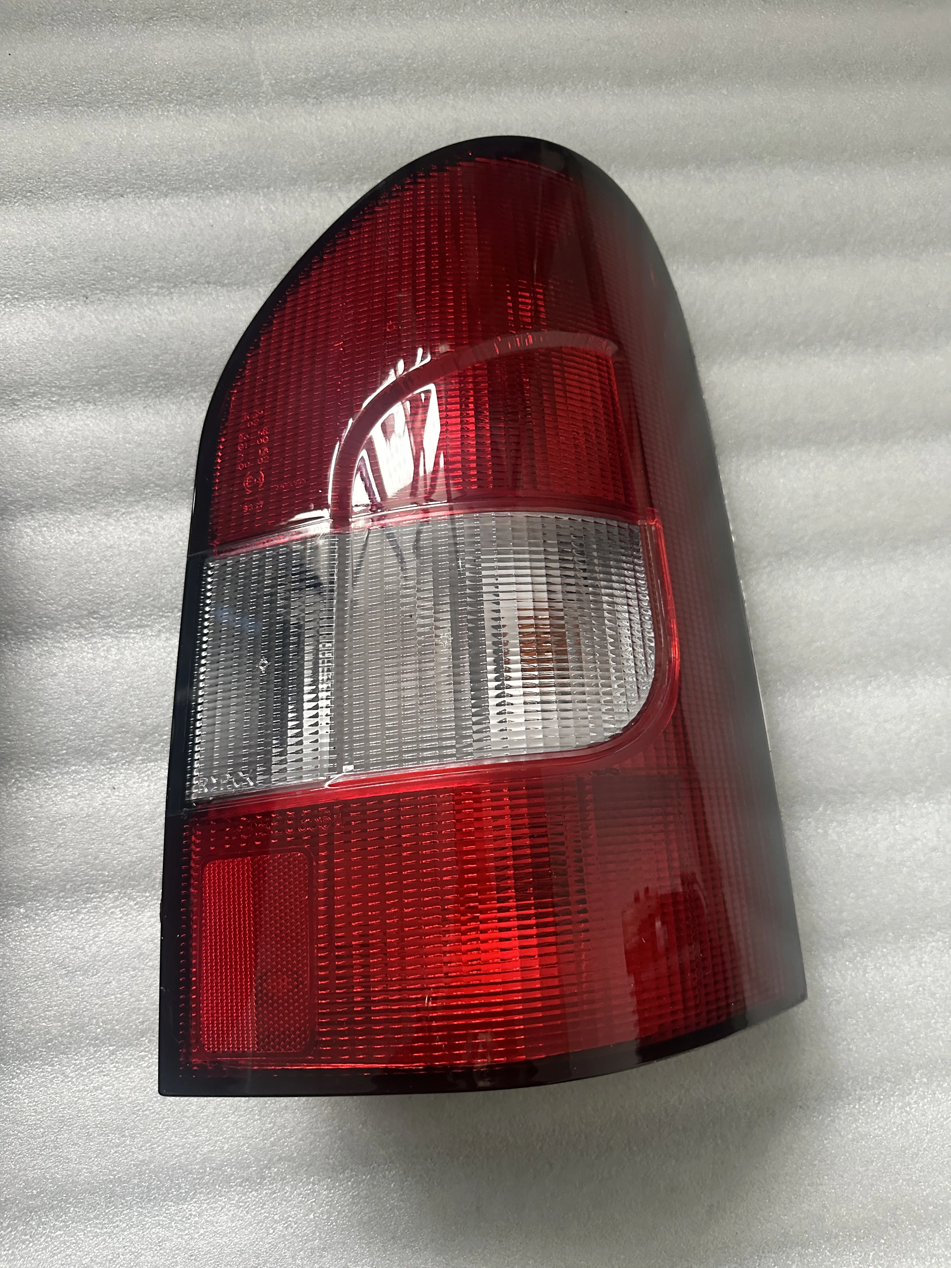 Rear Combi Rear Fog Lamp Assy Left 6618203664 Right 6618203764 For Ssangyong MB100 MB140 Istana