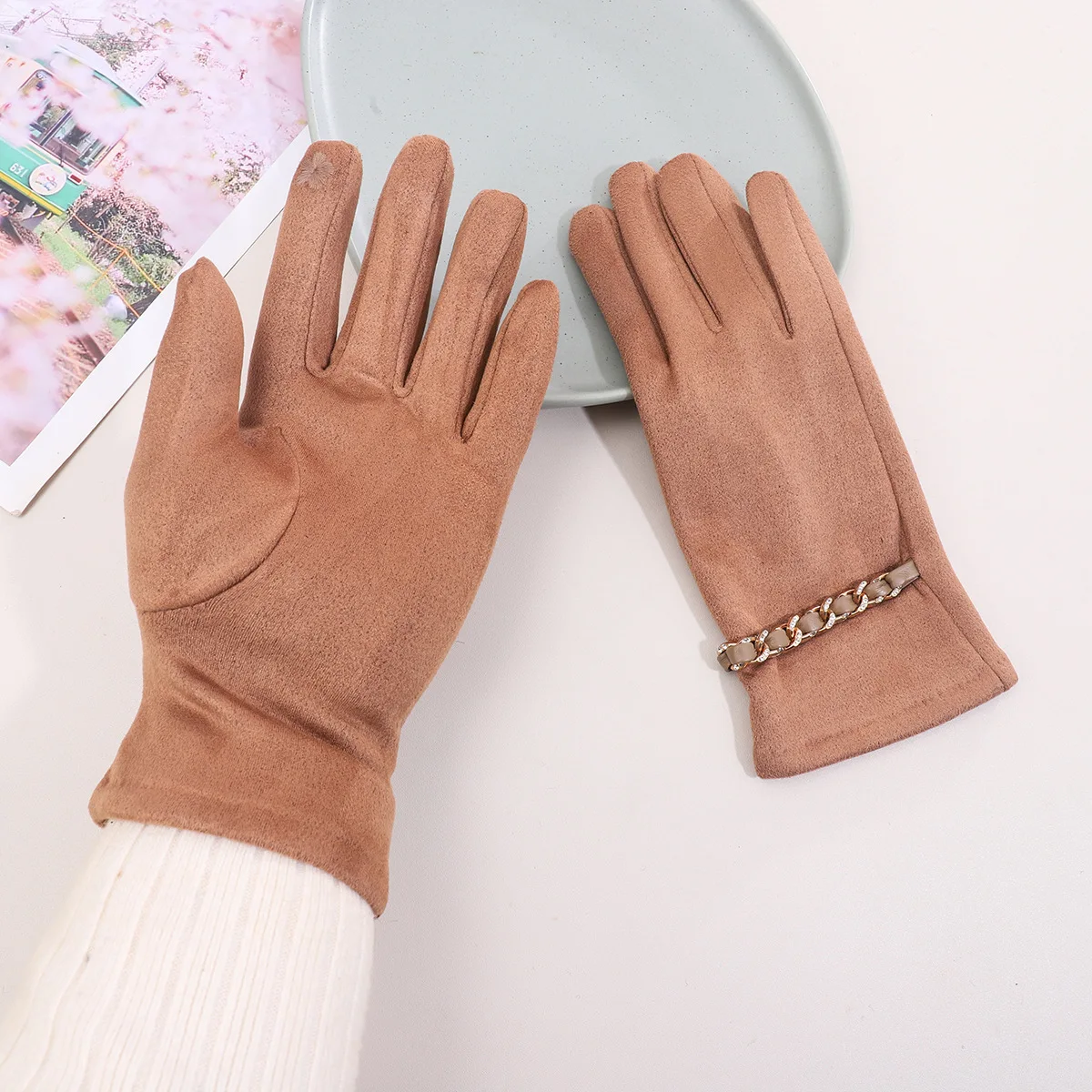New Small Fragrant Wind Chain Gloves Women's Fashion Warm Gloves Windproof and Cold Proof Touchscreen Gloves