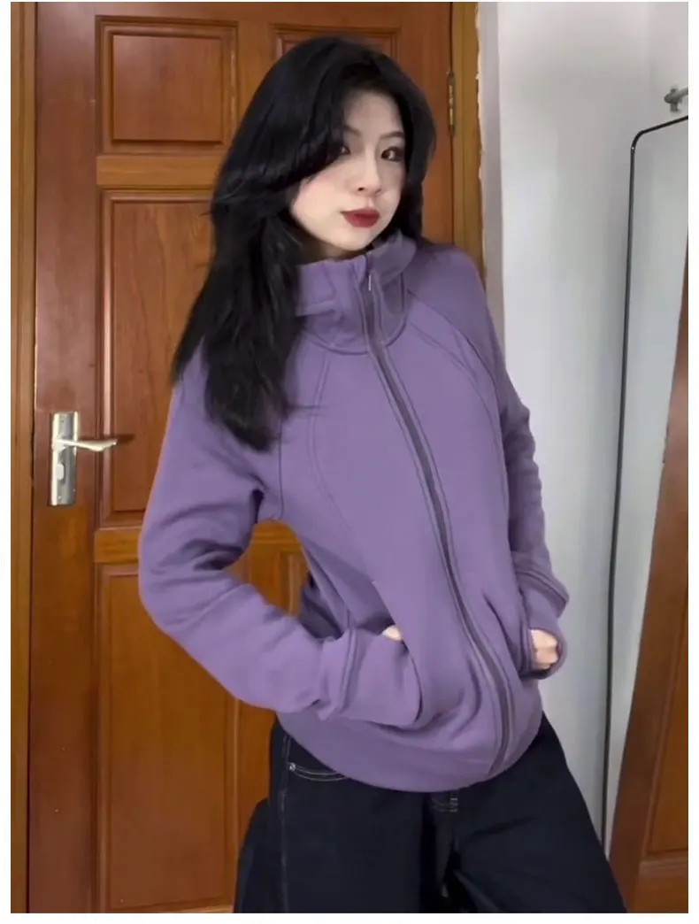 เสื้อฮู้ดสีม่วงสำหรับผู้หญิง ฤดูใบไม้ผลิ/ฤดูใบไม้ร่วง 2025 รุ่นใหม่ สไตล์สปอร์ต ทรงเข้ารูป กระชับเอว ให้ความรู้สึกหรูหรา ไซส์เล็ก สไตล์เกาหลี