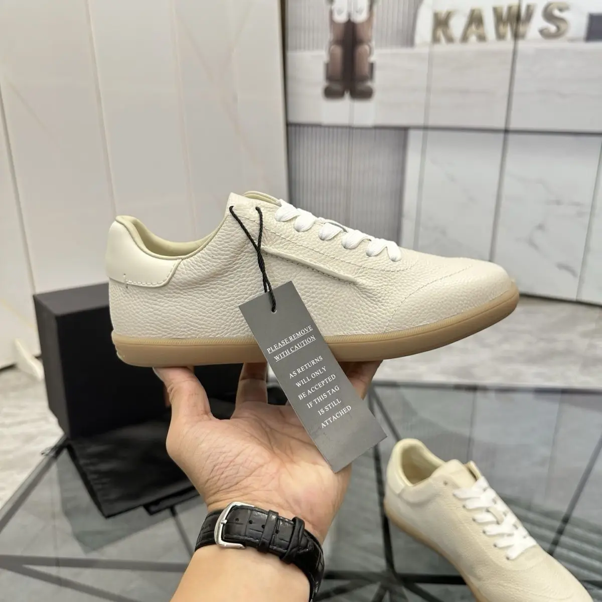 luxury brand New low-top retro lace-up casual sneakers, street versatile comfort trendy shoes for men with durable