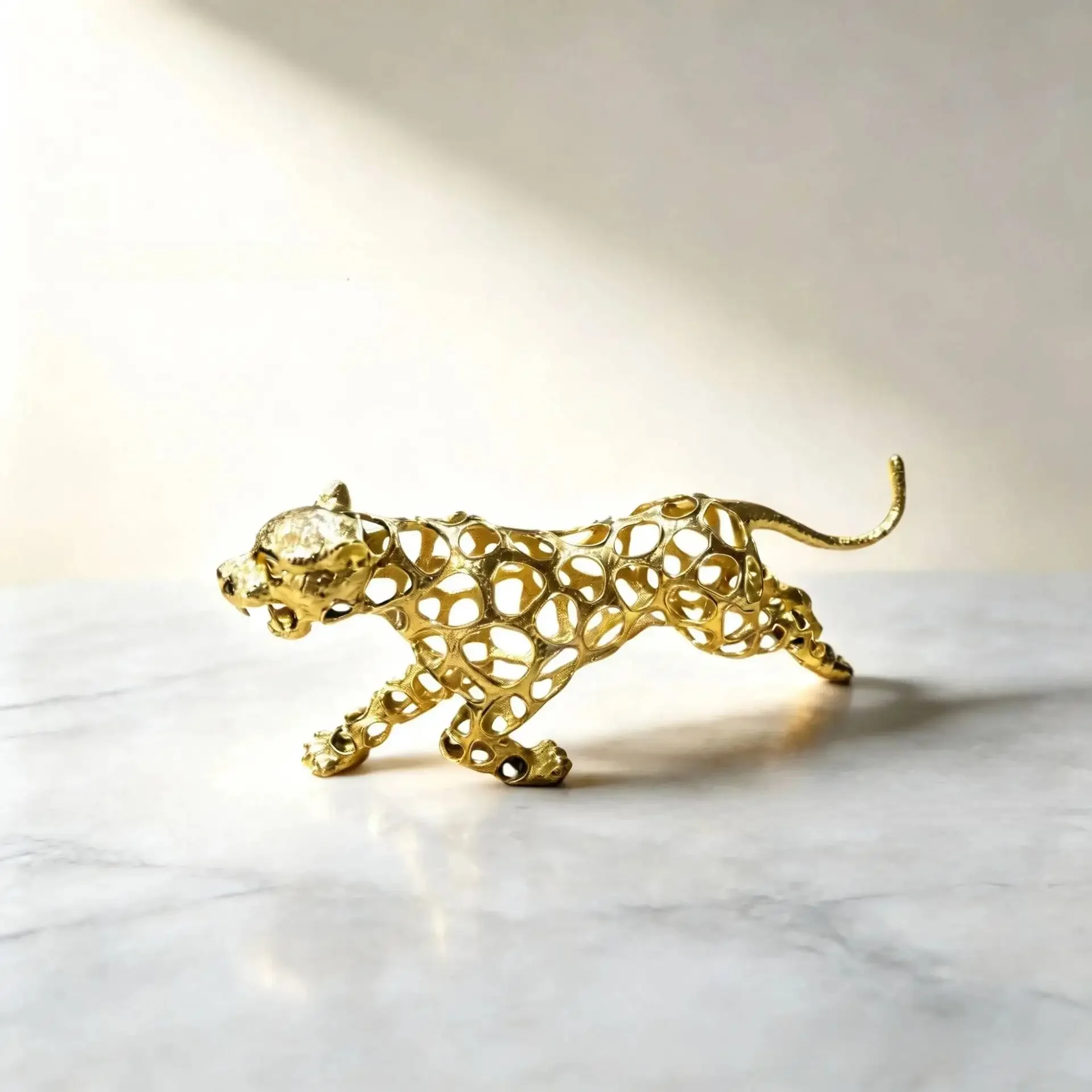 Metallic Golden Leopard Tiger Lion Simulation Animal Sculptures Recessed Metal Handicrafts Abstract Animal Home Accessories