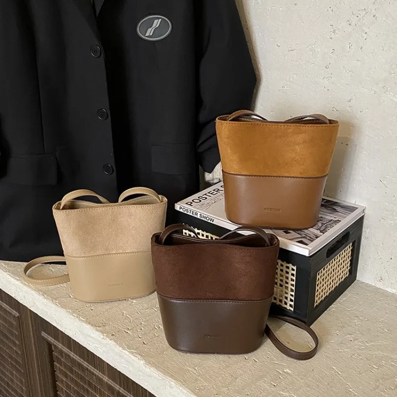 

Симпатичная сумка через плечо в форме ракушки с цветочным акцентом Maillard Color Студенческая сумка для кампуса