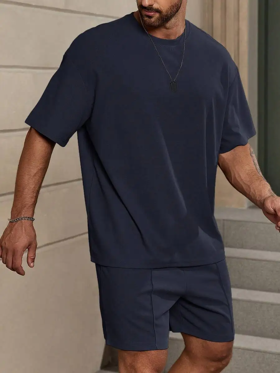 

Men Solid Drop Shoulder T-Shirt And Shorts Set For Summer Casual Wear