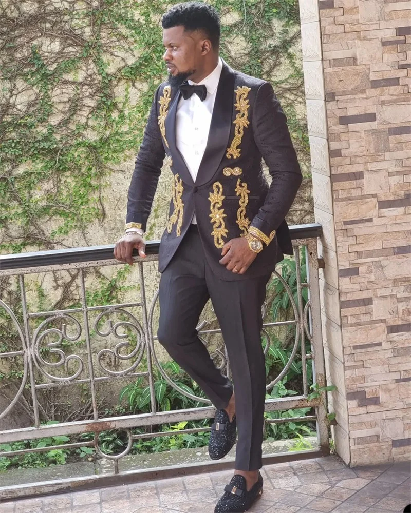 Black Men Suit Set Blazer + Pants 2 Pcs Gold Appliqued Wedding Tuxedo 포멀 오피스 테일러드 메이드 무도회 드레스 비즈니스 자켓 코트