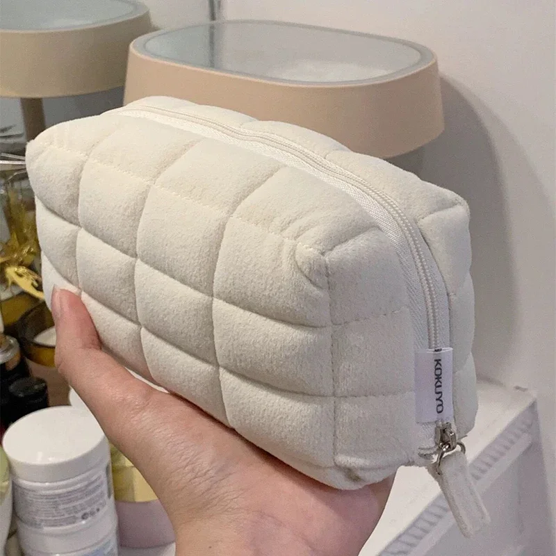 Cute Plush Large Makeup Bag Women Soft Fur Zipper Organizer Handbag Case Travel Solid Cosmetic Storage Bag Washing Pouch