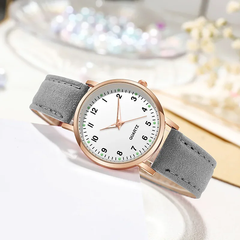 

2024 New Simple Women Watches Luxury Design Leather Watch Ladies Quartz Wristwatch Womens Small Round Dial Clock