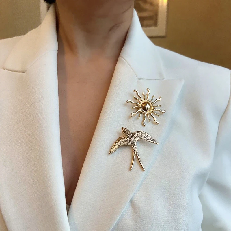 Sunflower & Swallow Bird Metal Brooch | Women's Unique Versatile Clothing Accessory | Stylish Decoration for Coat & Jacket
