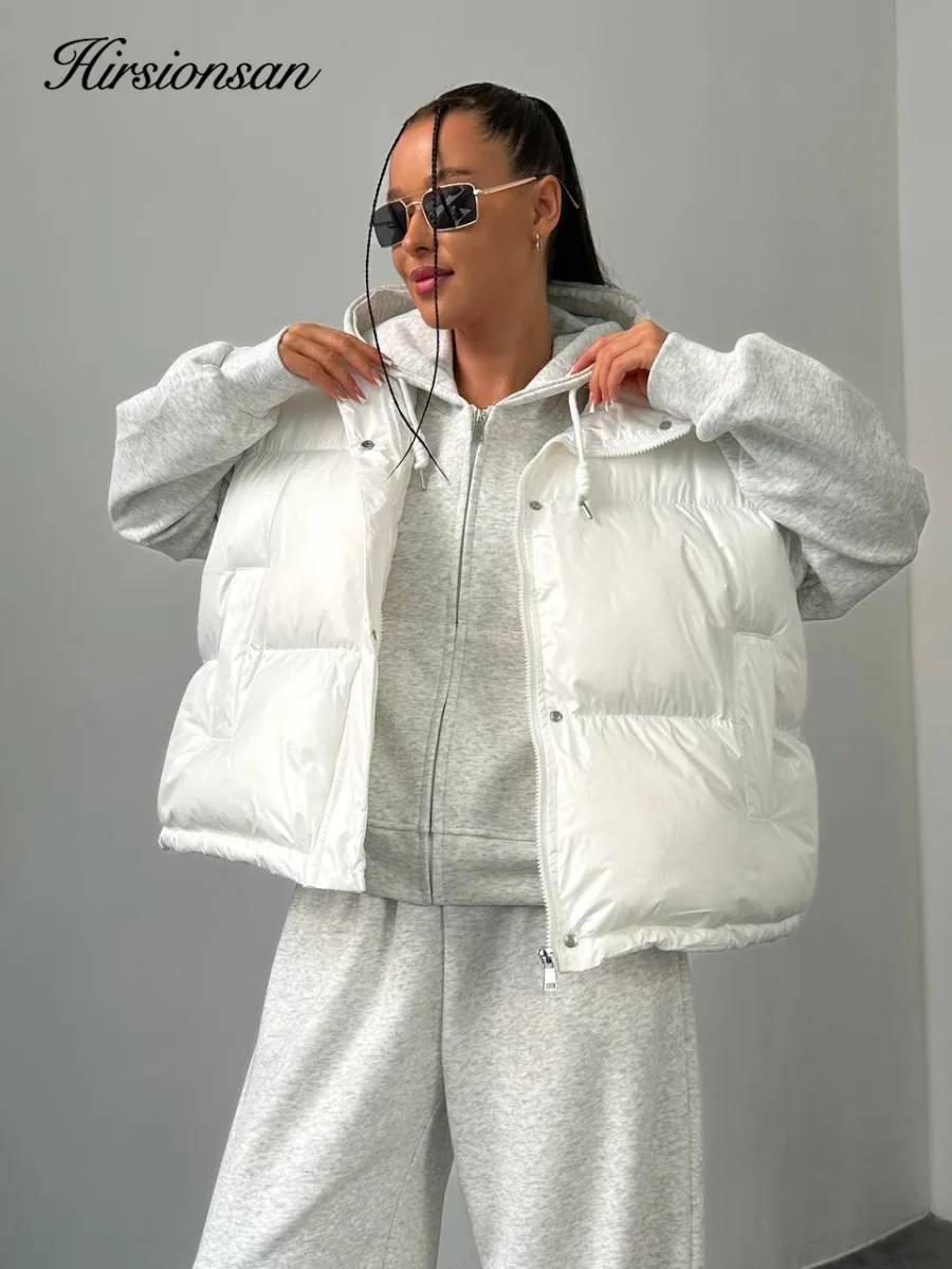 Hirsionsan 2025 نمط غير رسمي هوديي السراويل الطويلة سترة ثلاث قطع مجموعة مقنعين قلنسوة بسحاب مقترن مع سترة الخبز بلا أكمام