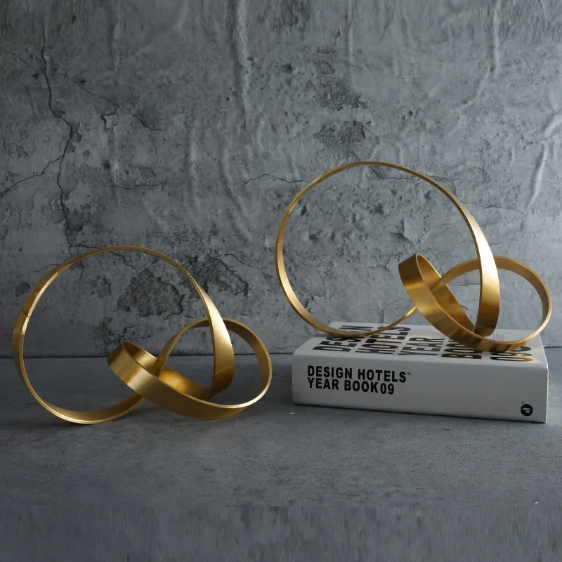 Simple Metal Gold Hollow Out Twist Art Ornament Irregular Living Room Ornament Desk Decoration Nordic Home Decor Accessories