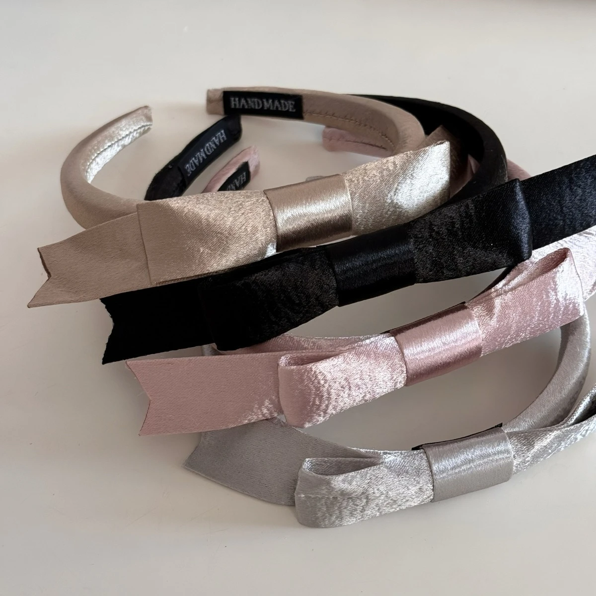 

Шелковистая повязка для волос в балетном стиле с двойным бантом, милая заколка для повседневного использования, повязка для умывания, аксессуар для волос