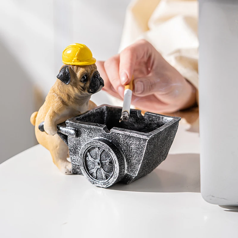 Pug Dog Ashtray Resin Statue Creative Trend Cute Anti fly Ash Household Ashtray Gold coin Lid Living Room Office Decoration Gift