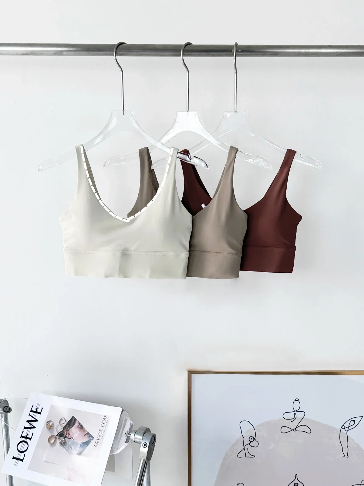 Women's Yoga Sports Bras V-shape Neckline Detachable Chest Pad Wide Shoulder Straps Comfort Breathable Running Cycling Yoga Vest