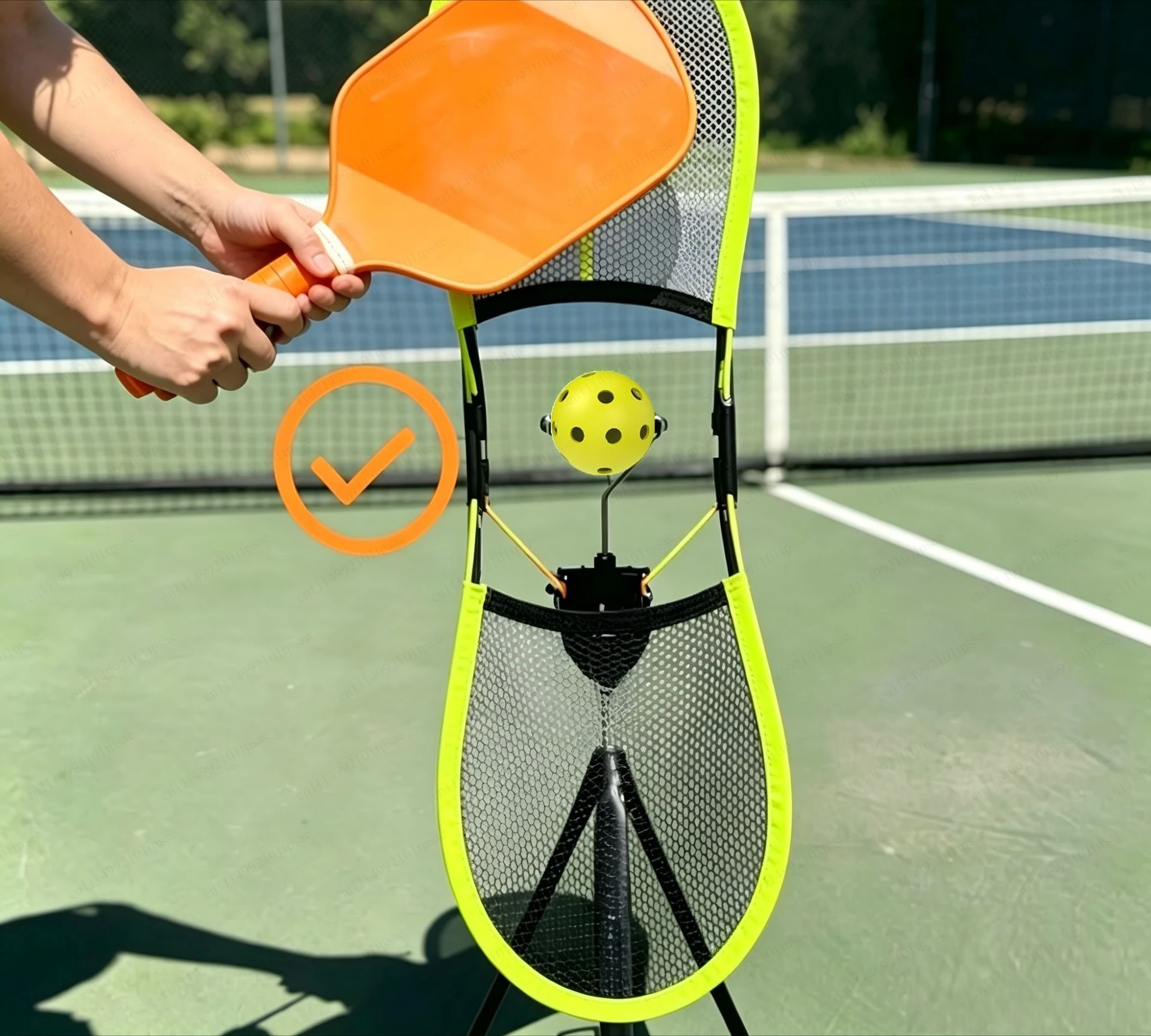 A new type of tennis coach for beginners of top spin swing in tennis