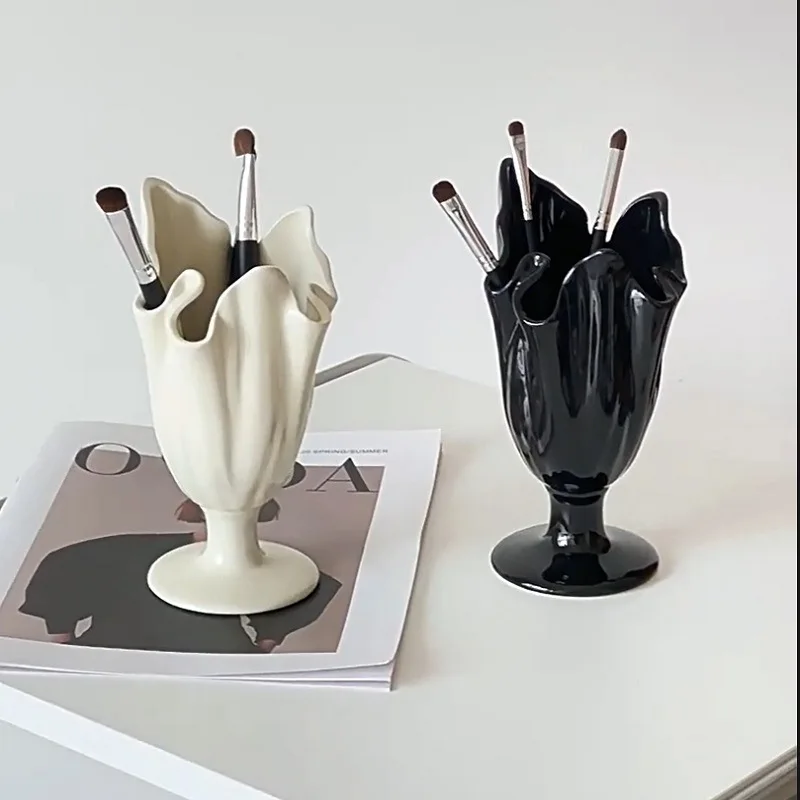 

Desktop Ornaments, High-end Ceramic Vases Storage Containers, Creative Pen Holders, Decorative Vases, Ornaments