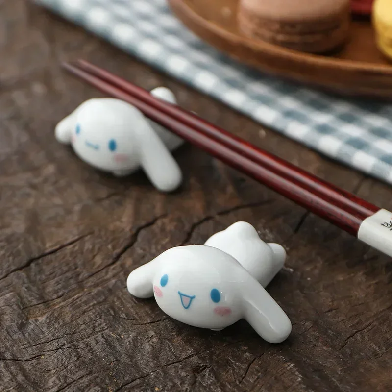 Kawaii Sanrio Animal de cerámica Cinnamoroll Mini decoración de escritorio Linda figura de Anime adorno en miniatura regalo creativo